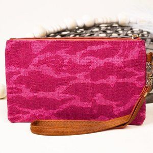 Pouch, Travel Case, Wristlet. Fuchsia Camo Pattern. NWT